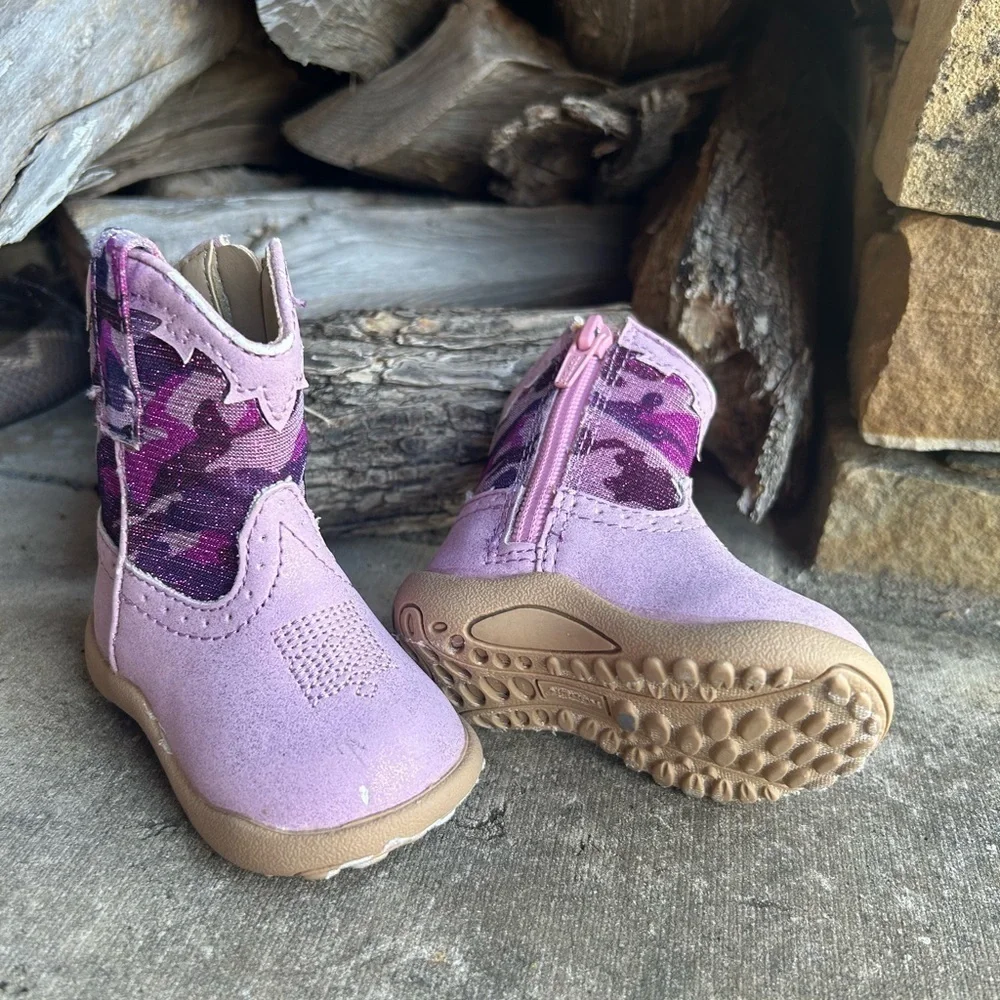 Roper kids faux leather‎ pink Camo infant boots w/inner zipper Sz-1.  C